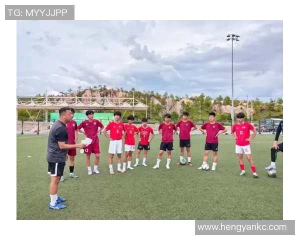 不同足球明星齐聚一堂盛况空前共同上台领奖展现荣耀与友谊